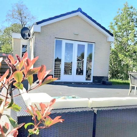 Huisje Britt Met Grote Tuin En Veel Privacy Dirkshorn 外观 照片