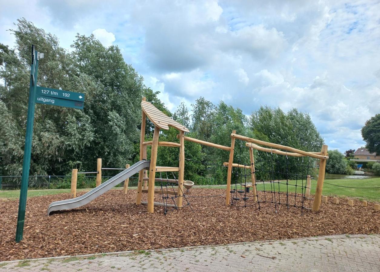 Huisje Britt Met Grote Tuin En Veel Privacy Dirkshorn 外观 照片
