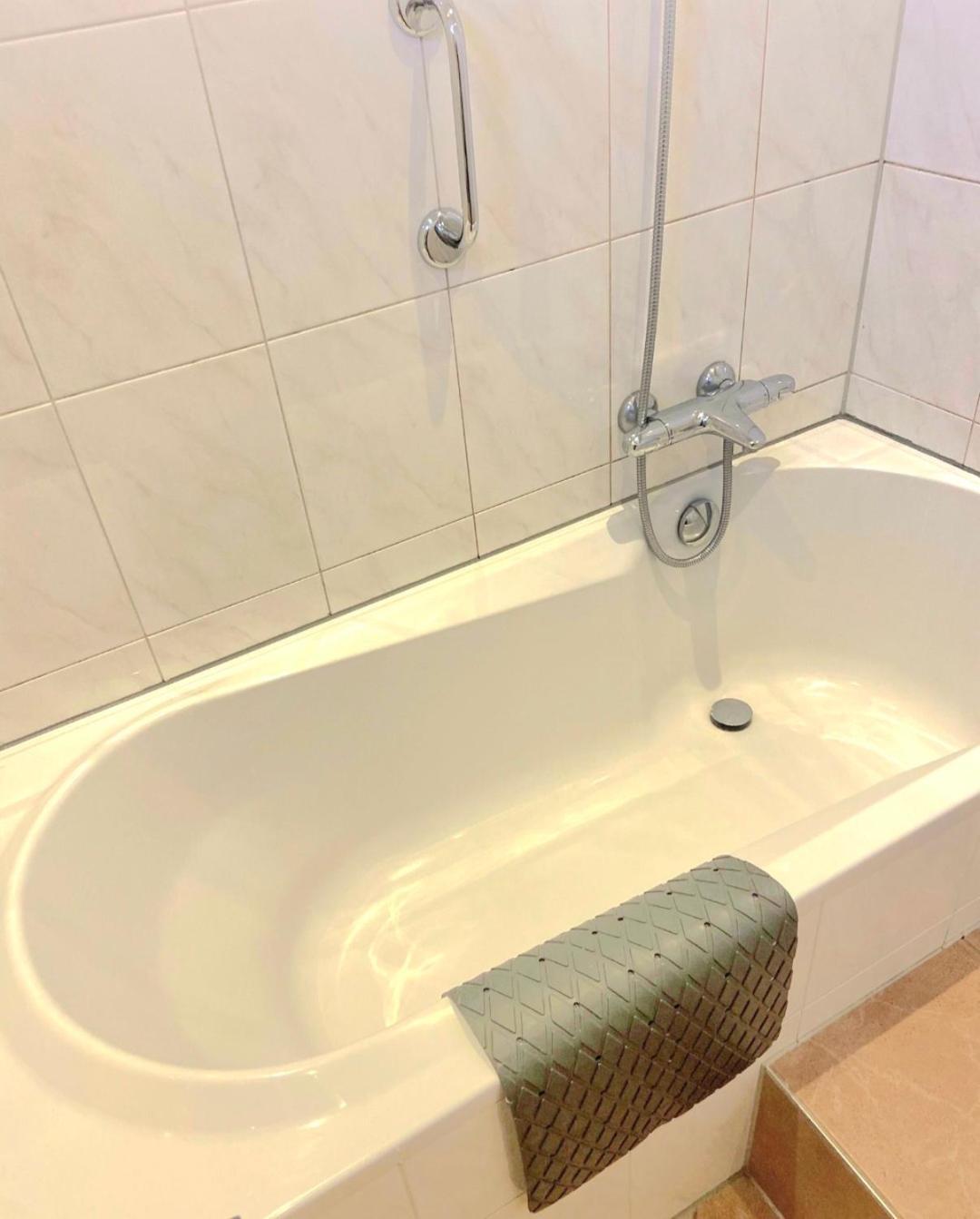 Huisje Britt Met Grote Tuin En Veel Privacy Dirkshorn 外观 照片