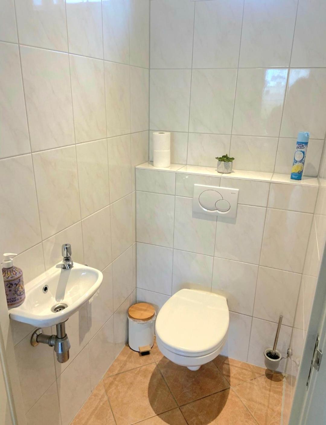 Huisje Britt Met Grote Tuin En Veel Privacy Dirkshorn 外观 照片