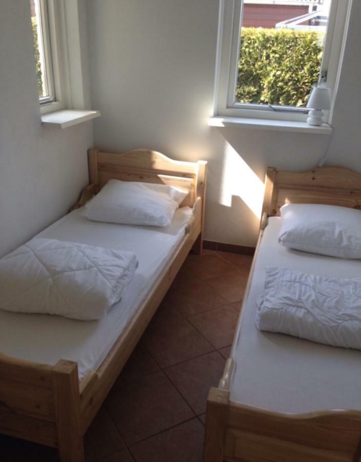Huisje Britt Met Grote Tuin En Veel Privacy Dirkshorn 外观 照片